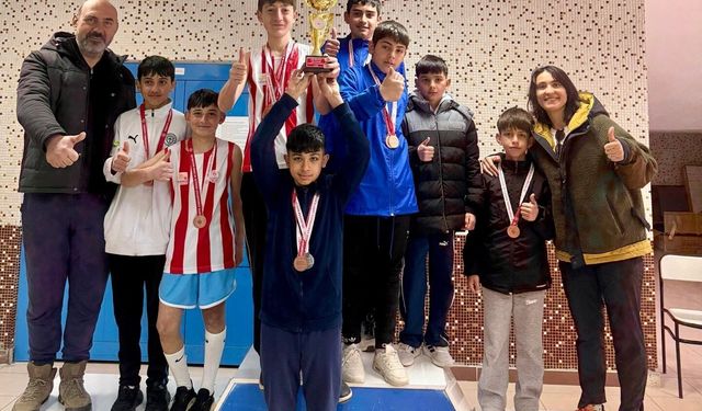 Öğrenciler atletizmde il dereceleri elde etti