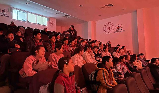 Öğrenciler tiyatro ile polislik mesleğini canlandırdı