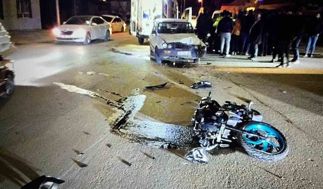 Otomobil ile motosiklet çarpıştı: 1 yaralı