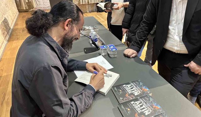 Politik kurgu romanı 'Operasyon Altın Kubbe' tanıtıldı