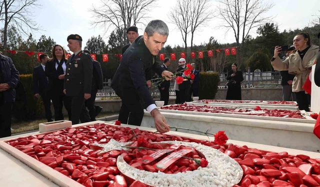 Protokol üyelerinden şehitlik ziyareti