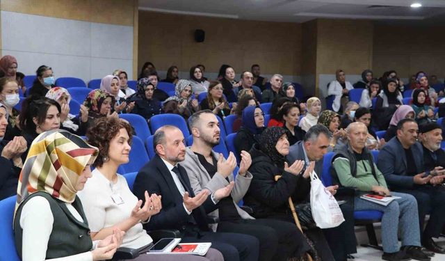 Sağlık personeli ve hastalar Kadir Gecesi programında buluştu