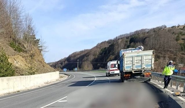 Samsun'da virajı alamayan motosiklet kamyonla çarpıştı: 1 ölü