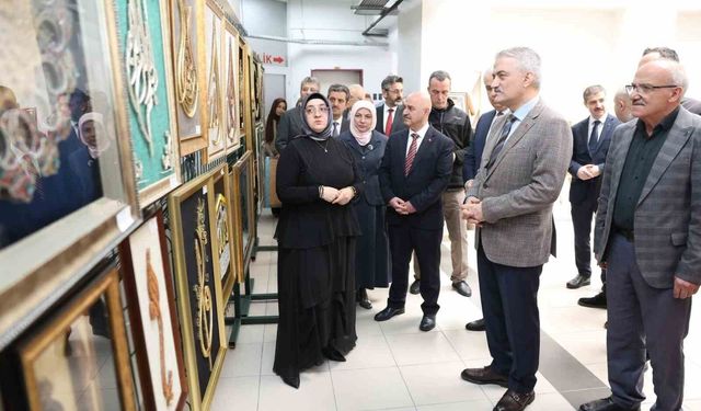 'Sanatın Diliyle Değerlerimiz' sergisi açıldı