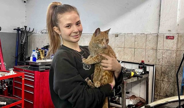 Sanayinin 17 yaşındaki oto tamircisi kadın ustası