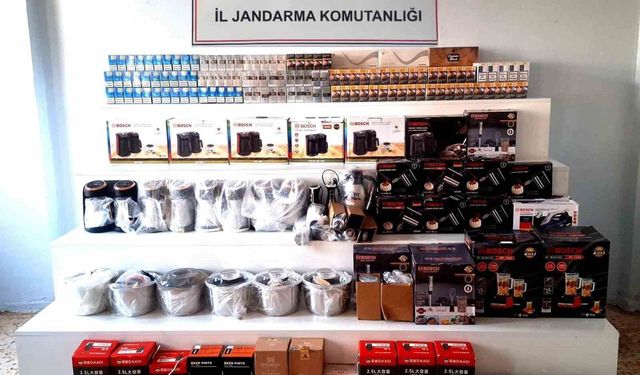 Şanlıurfa'da 5 bin 700 paket gümrük kaçağı sigara ele geçirildi