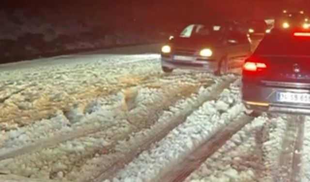 Şanlıurfa'da dolu ve kar yağışı etkili oldu