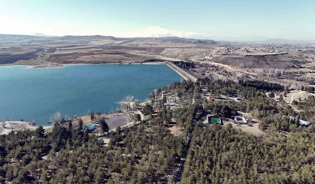 Sarımsaklı Barajı Mesire Alanı, yenilenen yüzüyle vatandaşların ziyaretini bekliyor