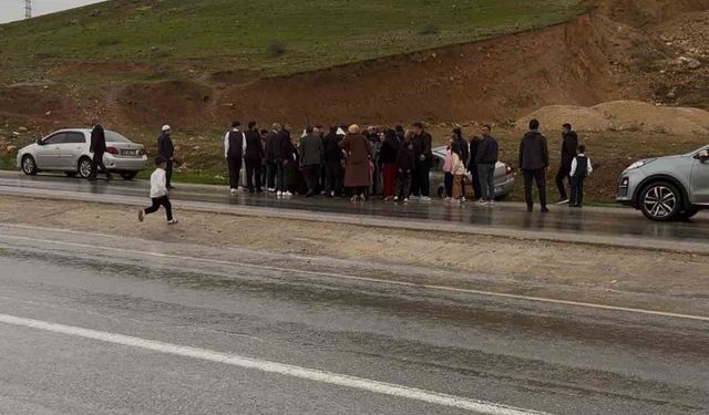 Siirt'te düğün konvoyunda kaza: 2 yaralı