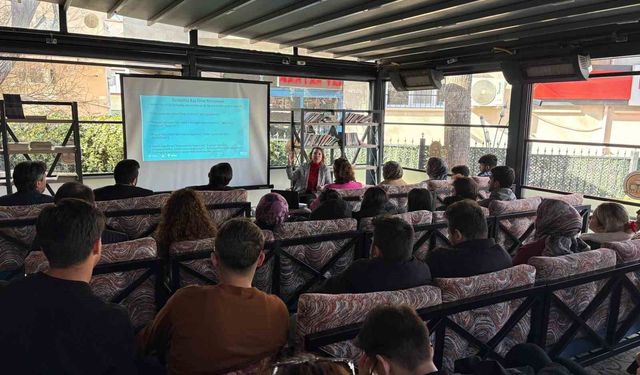 Sincan Kitap Kafe'de siber zorbalıkla mücadele yolları konuşuldu