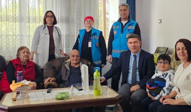 Söke'de yaşlı çınarları ziyaret edip, moral verdiler