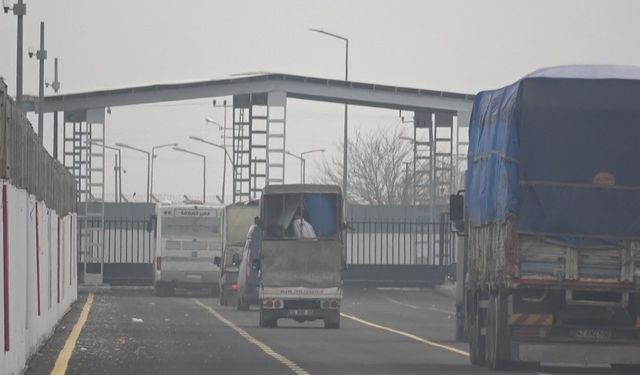 Suriyelilerin gönüllü geri dönüşü bayram öncesi de sürüyor