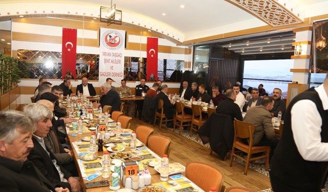 Tatvan'da şehit ve gazi aileleri onuruna iftar programı düzenlendi