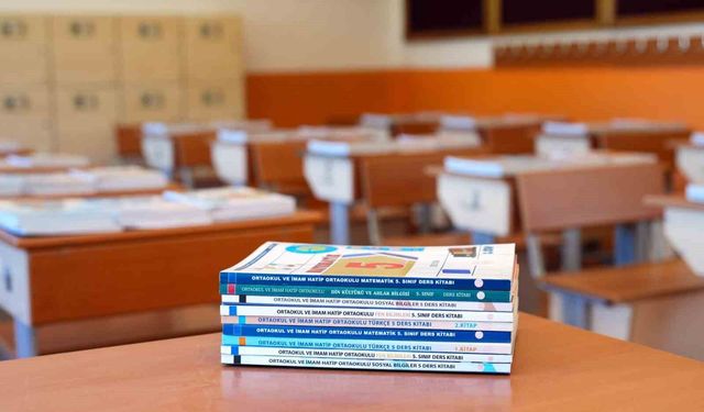 Türkiye Yüzyılı Maarif Modeli'ne uygun diye satılan kitapların, yapılan incelemeler sonucu uygun olmadığı görüldü