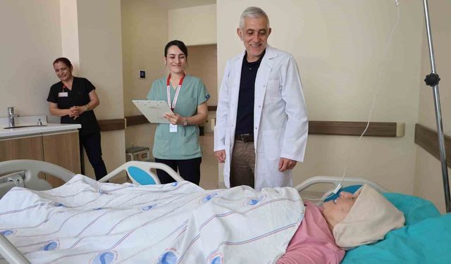 61 yaşındaki beyin cerrahı, maraton koşusunda uluslararası ödül kazandı