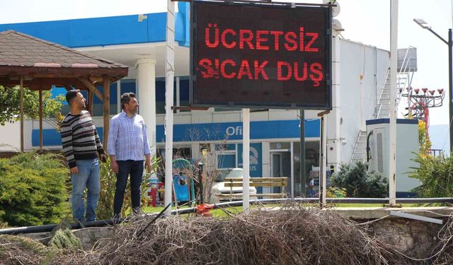 Akaryakıt istasyonundan ücretsiz sıcak duş