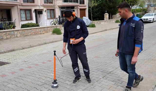 Altın değil, su kaçağı arıyorlar