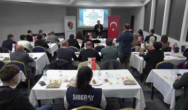 Amasya Valiliği'nden şehirdeki içerik üreticilerine 'bilinçli içerik' semineri