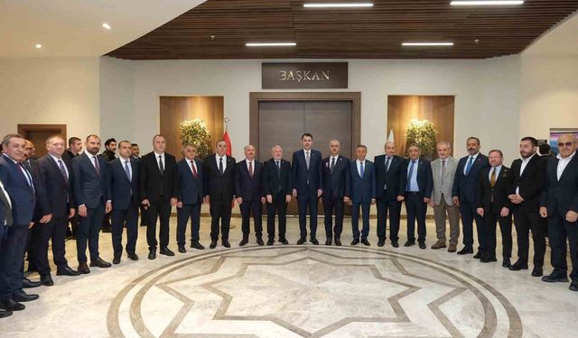 Bakan Murat Kurum'dan Çorum Belediyesi'ne ziyaret