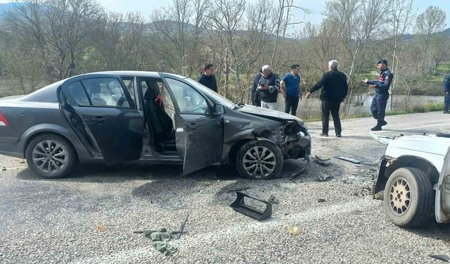 Balıkesir'de trafik kazası: 7 yaralı