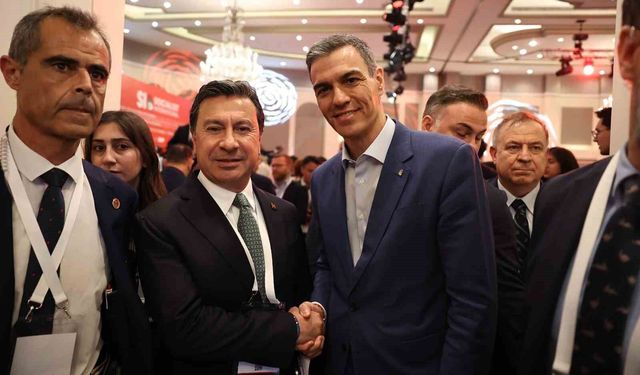 Başkan Aras, Demokrasi zirvesi için Barselona'da