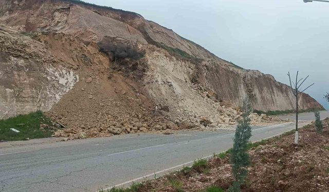 Batman'da heyelan: Üniversitenin yolu ulaşıma kapandı