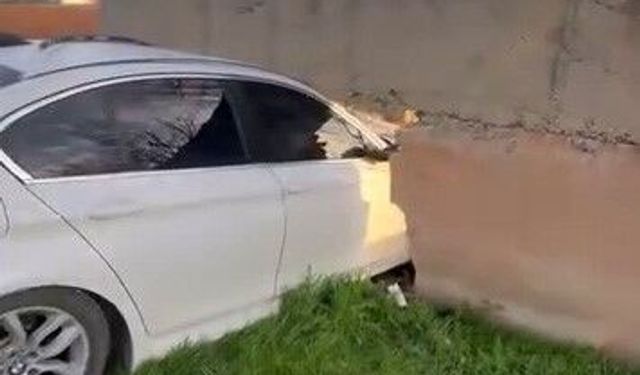 Batman'da otomobil ihata duvarına çarptı: 1 yaralı