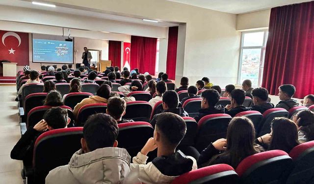 Dijital çağın yeni tehdidi 'siberkondri' masaya yatırıldı