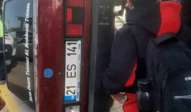 Diyarbakır'da drift atan sürücü kaldırımda yürüyen öğrencilere çarptı: 2 yaralı