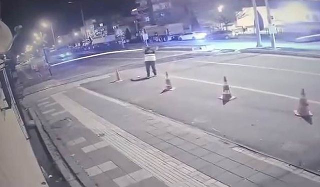 Diyarbakır'da otomobil tren ile çarpıştı: Feci kaza kamerada