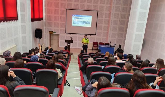 Emet MYO'da genel trafik kuralları konferansı