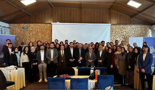 Erzurum Diplomasi Araştırmaları Merkezi'nden gençlere küresel farkındalık ve stratejik hazırlık