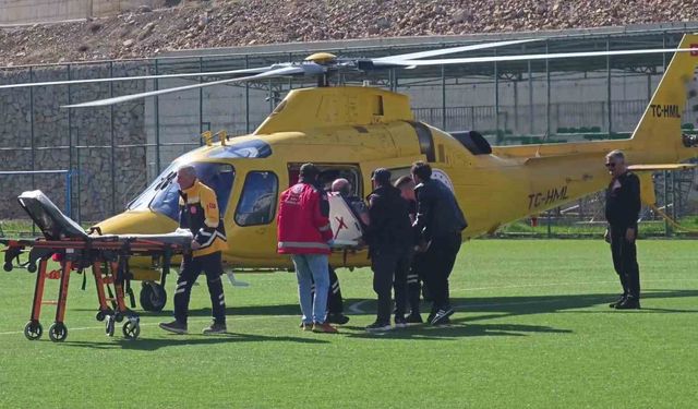Erzurum'da kalp krizi şüphesi: Hasta helikopterle sevk edildi