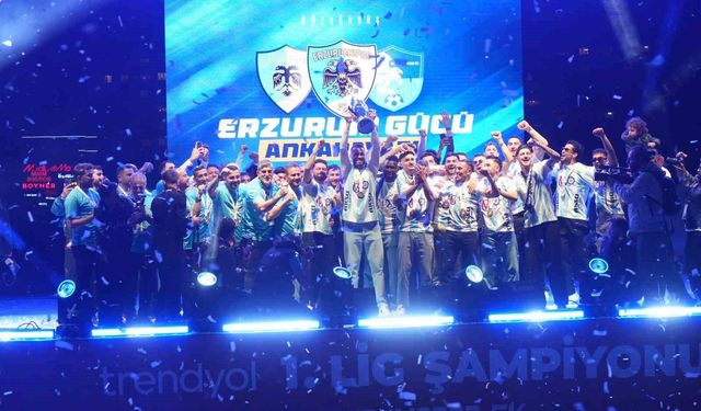 Erzurumspor FK şampiyonluk kupasını aldı
