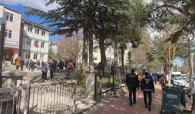 Gerede'de okul çevrelerinde denetimler sıkılaştırıldı