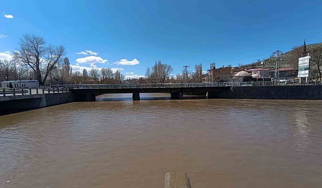 Kars'ta Bedesten Bölgesi'nde estetik tartışması