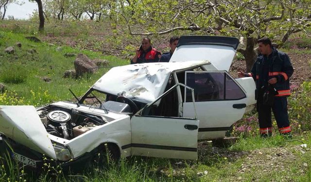 Kilis'te kontrolden çıkan Tofaş fıstık tarlasına girdi: 4 yaralı