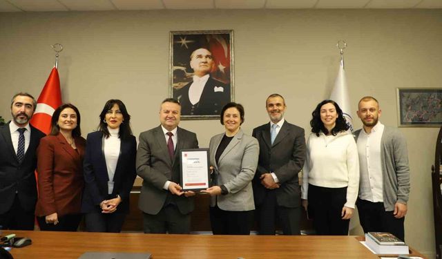 Küresel iş birliği ile mezunlara uluslararası kariyer fırsatı