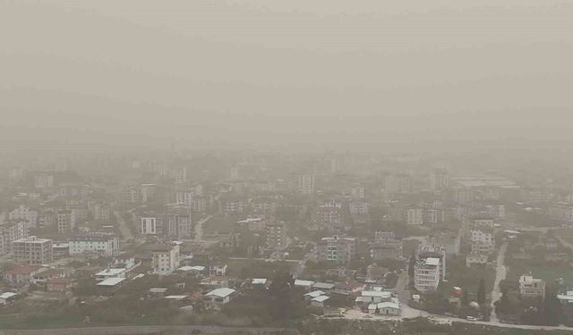 Libya'dan gelen çöl tozu Hatay'ı yuttu