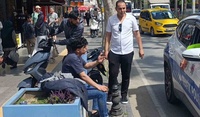 Manavgat'ta korkutan kazada sürücü kask sayesinde hayatta kaldı