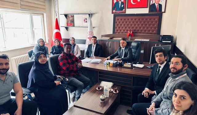 Mardin İl Sağlık Müdürü Yavuz, saldırıya uğrayan personeli ziyaret etti