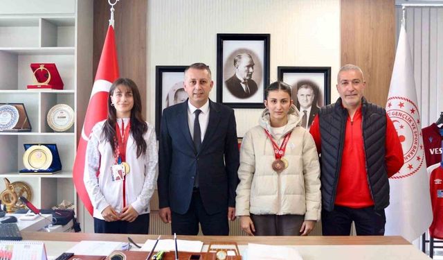 Milli boksörlerden İl Müdürü Dorul'a ziyaret