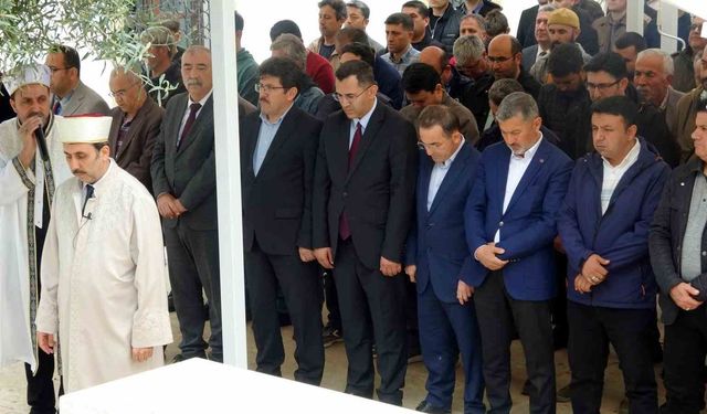 Muğla'da hayatını kaybeden öğrenciler ve öğretmen için gıyabi cenaze namazı kılındı