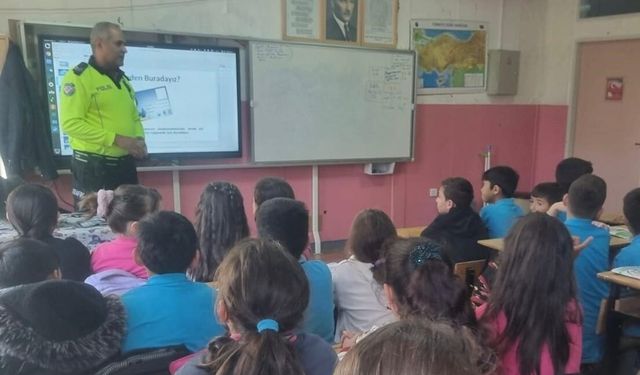 Niğde'de narkotik ekiplerinden vatandaşlara bilgilendirme