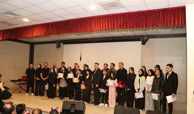 Oltu'da genç sesler ter döktü