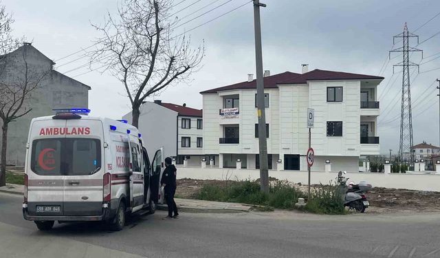 Otomobille çarpışarak, motosikletten fırladı: Yürekleri ağza getiren kaza kamerada