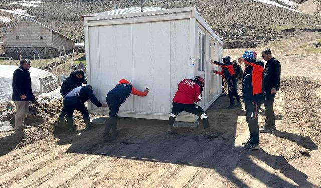 Patnos'ta deprem sonrası barınma ihtiyacı karşılandı