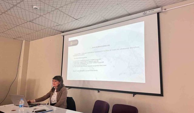 Pülümür'de kadınlara kooperatifçilik eğitimi verildi