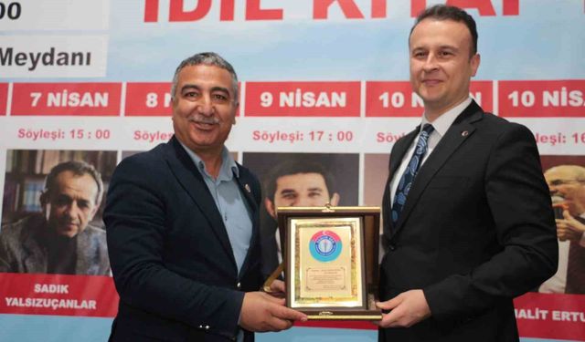 Sağlık-Sen'den Kaymakam Adıgüzel'e 'Hizmet' plaketi
