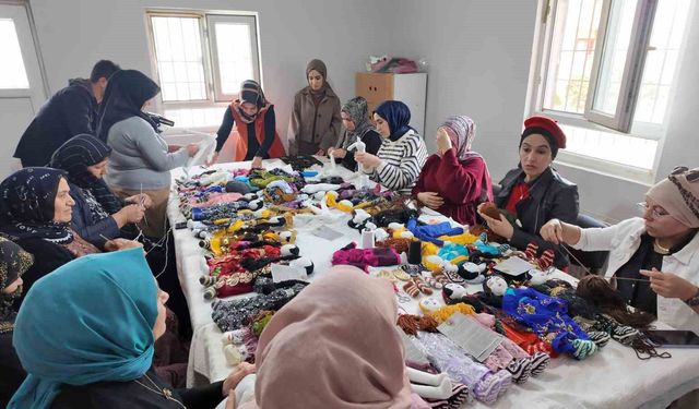 Şırnak'ta kadınlar 'Berivan bebek' ile ailelerini geçindiriyor